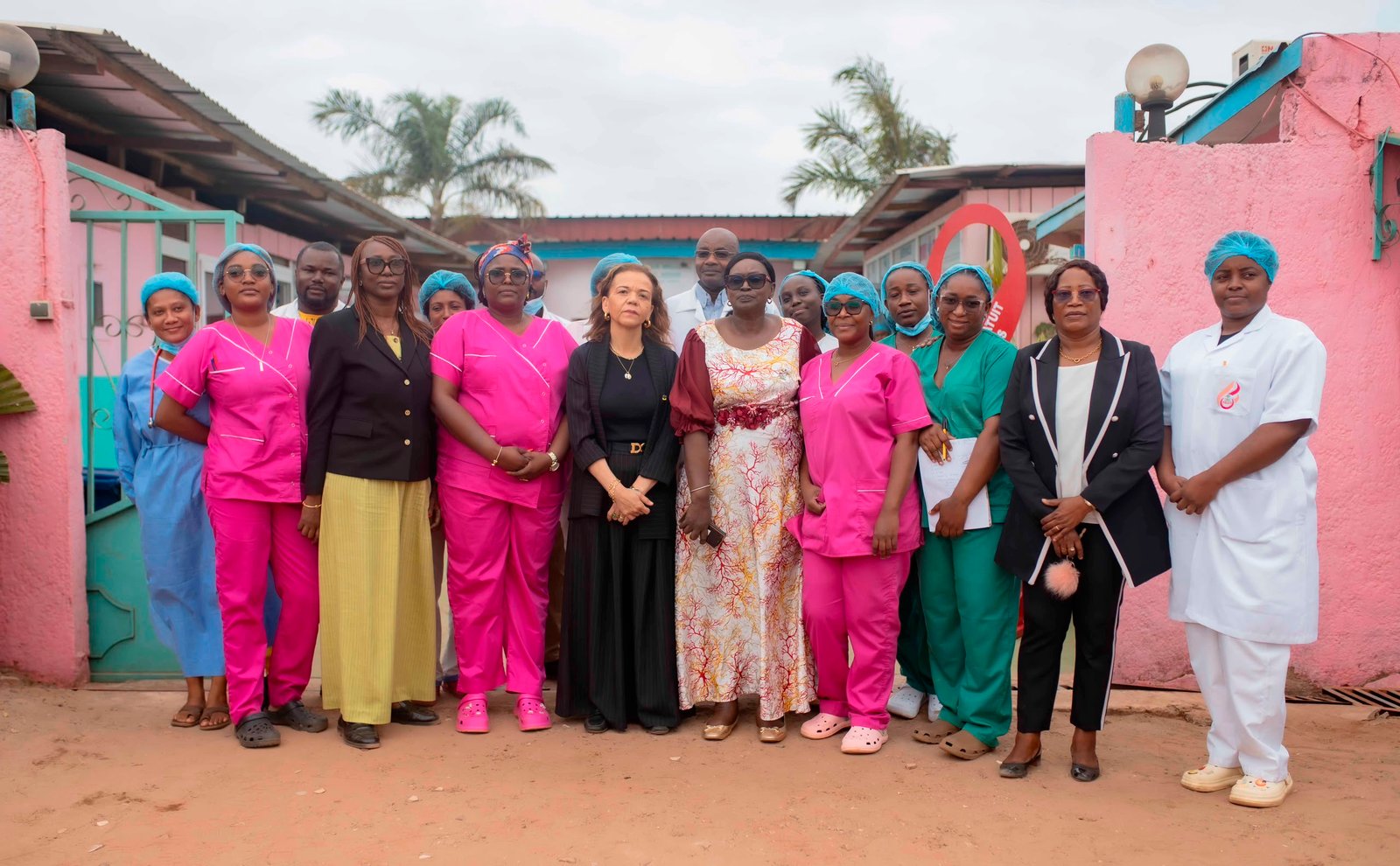 Gabon/Port-Gentil : le ministre de la Santé visite les sites destinés aux futures infrastructures sanitaires et renforce le contrôle des établissements privés